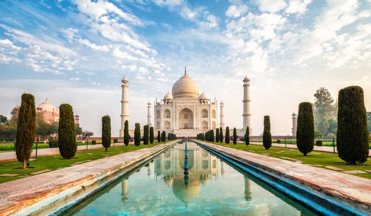 Delhi Agra Varanasi – 6D